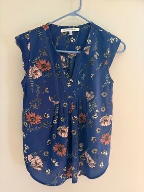 Collective Concepts Blue Floral Split V-Neck Sleeveless Top